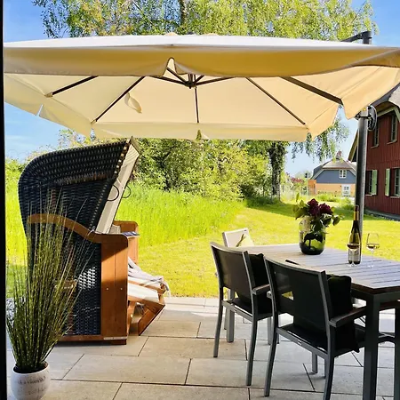 Strandleben 09 Klein Stresow Ruegen By Ruyastay