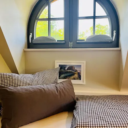 Strandleben 09 Klein Stresow Ruegen By Ruyastay